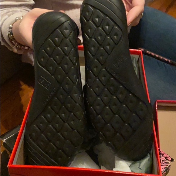 Sandals - Picture 4 of 4